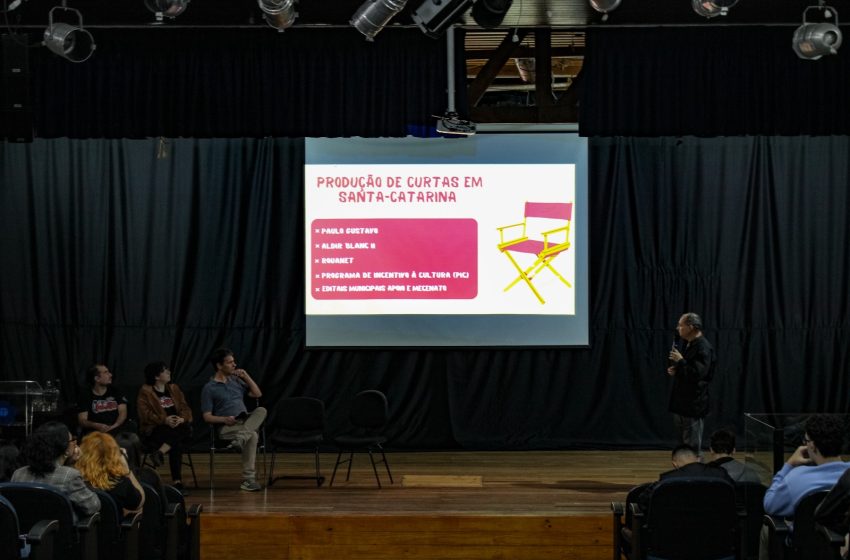  Cineclube Outubro promove debate na Faculdade Ielusc sobre a importância dos cineclubes