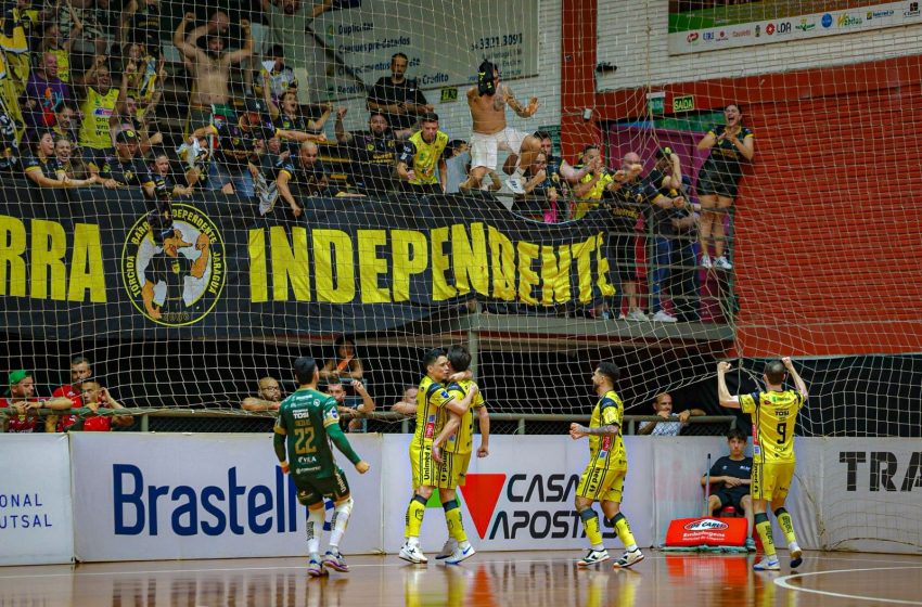  Jaraguá segura empate em Erechim e está na final da LNF