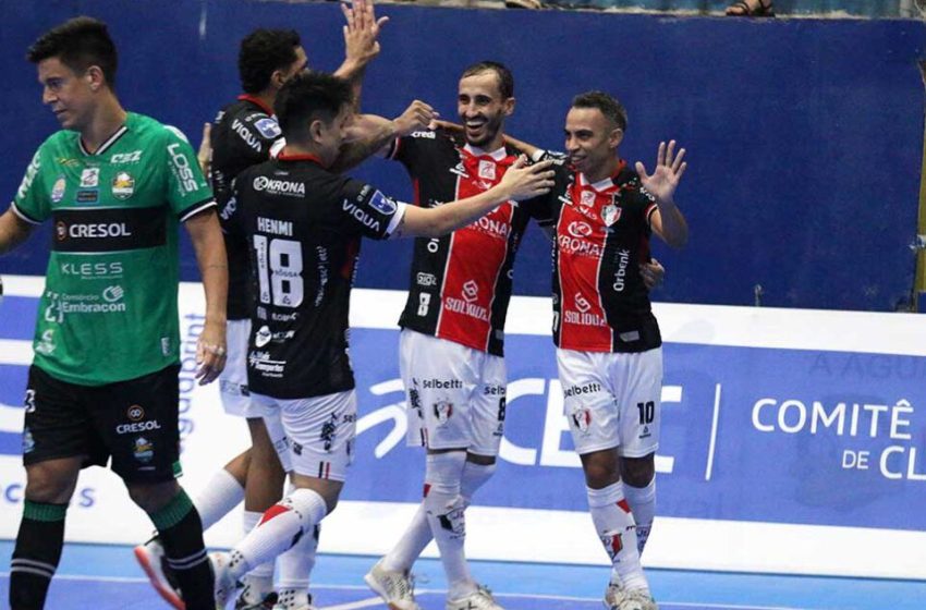  JEC goleia novamente e assume a liderança da LNF