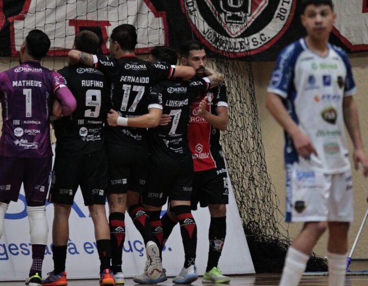  JEC avassalador vence novamente e se isola na liderança da LNF