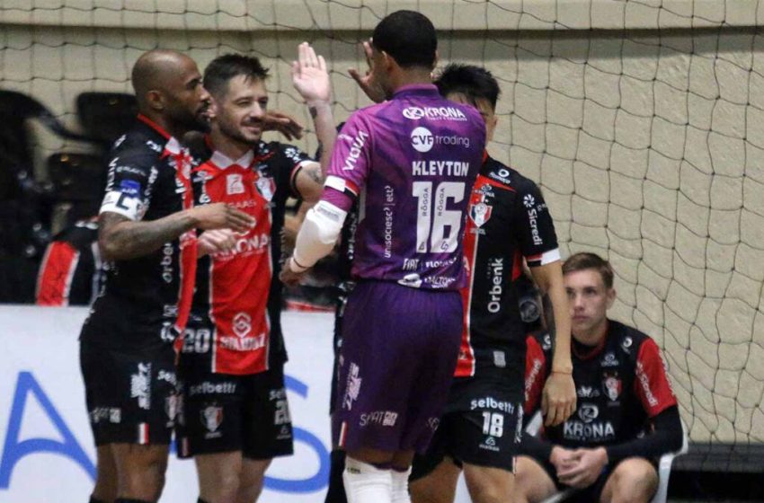  JEC/Krona volta a golear pelo Campeonato Catarinense